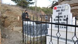 Kastamonu'da 28 yıldır şehit oğlunun mezarını bekleyen baba, hayatını kaybetti