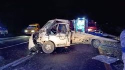 Şanlıurfa'da tavuk yüklü otomobil, hafif ticari araçla çapıştı: 4 yaralı