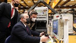 Bakan Mustafa Varank, stabilize silahlı kule sistemini test etti