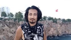 Antalya'da 15 gündür kayıp Rohat, son görüldüğü sahilde arandı