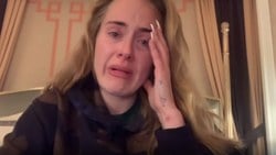 İngiliz şarkıcı Adele, hayranlarına kötü haberi verdi