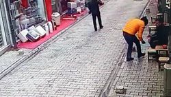 Samsun'da önce arkadaşını bıçakladı sonra evini yaktı