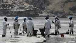 Peru sahilindeki petrol sızıntısı 'Acil Durum' ilanı