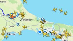 İstanbul'da piste inemeyen uçaklar havada tur attı