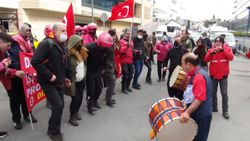 Şişli’de zam isteyen kuryelerden halaylı eylem