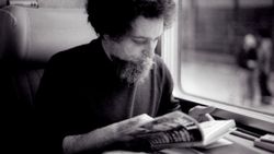 Georges Perec'ın sırrı çözülemeyen 'E' harfi kullanılmadan yazılan kitabı