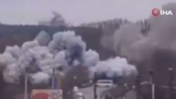 Rus ordusunun Kiev’e girişini önlenmek için köprüler yıkılıyor