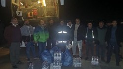 Ukrayna’da mahsur kalan Türk tır şoförlerine gıda yardımı