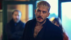 Üç Kuruş'un Kartal'ı Uraz Kaygılaroğlu'nun eski aşkı Arka Sokaklar'dan çıktı! Dudak dudağa yakalanmışlardı....