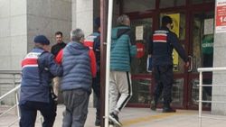 Balıkesir'de iki kardeş, bakkallardan yağ ve sigara çalarken yakalandı