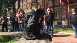 Adana’da dizi setine giren hırsızı set görevlileri yakaladı