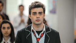 Kardeşlerim'in asi Ömer'i bakın hangi milli atlet ile aşk yaşıyor! Kasları ve cesur pozları nefes kesiyor...