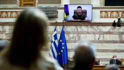 Zelensky, Yunanistan Parlamentosu'na seslendi
