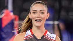 Zehra Güneş göbeğini açıkta bırakan bluzuyla poz verdi, sevgilisi Eren Dişli kayıtsız kalamadı! 'Yaktın bizi'