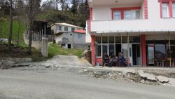 Trabzon’da 500 kişinin yaşadığı mahalle kayıyor