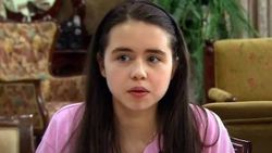 Alemin Kralı'nın Ahsen'i dekolteli elbisesiyle poz verdi, sosyal medya yıkıldı! 'Bu nasıl bir güzellik ya'