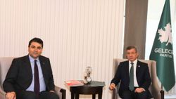 Ahmet Davutoğlu, Gültekin Uysal ile görüştü