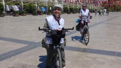 İzmir'de kanseri yenen kadın bisikletle Anadolu turuna çıktı