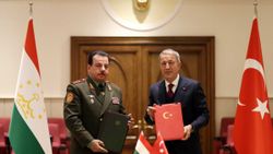 Hulusi Akar, Tacikistan Savunma Bakanı ile bir araya geldi