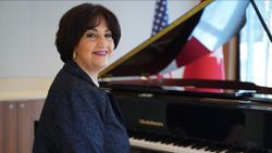 Türk piyanist Renan Koen, Carnegie Hall'da dünya prömiyeri yaptı