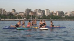 Caddebostan Sahili’nde yoga keyfi