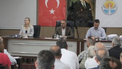 Adana Belediye Meclisi’nde hükümeti devirme poleöiği