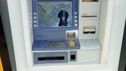 Yalova'da bir kişi, 3'üncü kez ATM'leri çekiçle paramparça etti