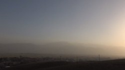 Hakkari Yüksekova’da dağlar toz bulutunda kayboldu