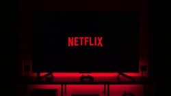 Netflix'te kan kaybı sürüyor: Zirveyi rakibine kaptırdı