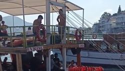 Kuşadası'nda bir tur teknesinde çalışan gencin ayağı koptu