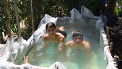 Antalya'da denize gidemeyen çocuklar için römorku havuza çevirdiler