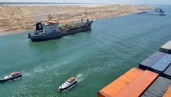 Süveyş Kanalı geçiş ücretlerine yüzde 15 zam