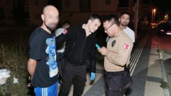 Aksaray'da bir sürücü, aracını durduran polislere kendini ihbar etti.