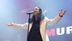 Murat Kekilli, Kuruçeşme Açıkhava'da konser verdi