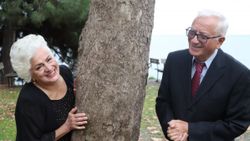 Aşkının peşinden gitti, nikah masasına oturdu