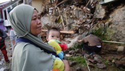 Endonezya'daki depremde can kaybı artıyor