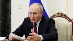 Putin: Askerlerimizin ihtiyaçları için devlet kuruluşları iyi çalışmalı
