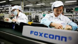 Foxconn, iPhone fabrikasındaki protestoları durdurmak için para teklif etti