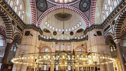 İstanbul ezan vakti! İstanbul'da Cuma namazı kaçta kılınacak? İstanbul namaz vakitleri..