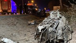 Kütahya'da takla atan otomobilin motoru koptu: 2 yaralı