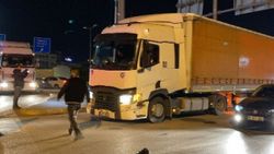 Kocaeli TEM'de durdurulan tırın dorsesinden kaçak göçmenler çıktı