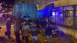 Zonguldak'ta aracıyla ters yöne giren sürücü, trenle çarpıştı