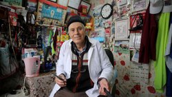 Kırklareli'de 'musluksuz berber', 4 metrekarelik dükkanında 43 yıldır saç sakal kesiyor