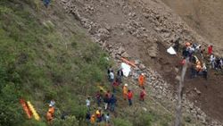 Kolombiya'da otobüs heyelan altında kaldı: 13 ölü