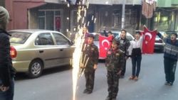 Küçük çocuktan komando abisine duygusal karşılama