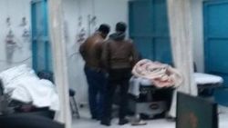 Odada yaktıkları mangal kömüründen zehirlendiler