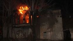 Konya'da 200 yıllık tarihi bina yandı