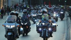 Motosikletliler 15 Temmuz Köprüsü'nde eylem yaptı