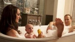Kraliyet ailesi banyo yapıyor