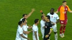 Galatasaray-Akhisarspor maçında saha karıştı